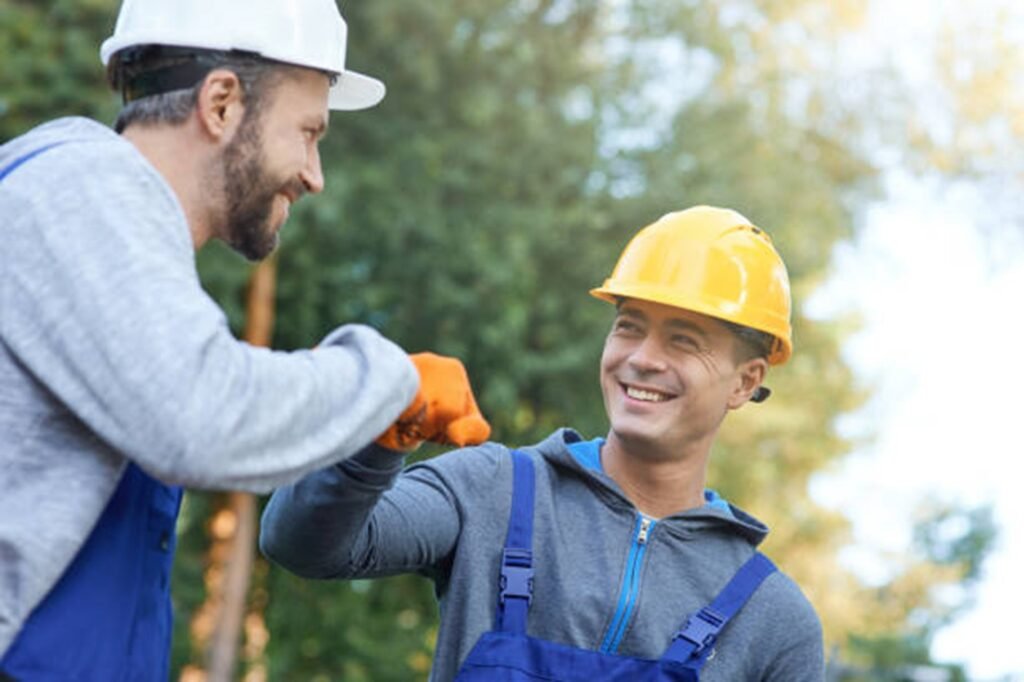 Friendly Chesterfield Tree Service professionals providing dependable customer service and expert tree care for homeowners in Chesterfield, MO.